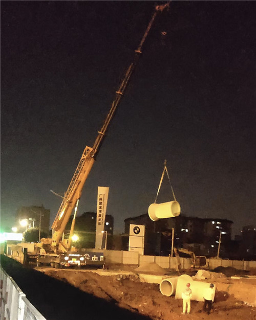 江西“弯臂矫正”—— 吊车的 “形变补偿” 技术